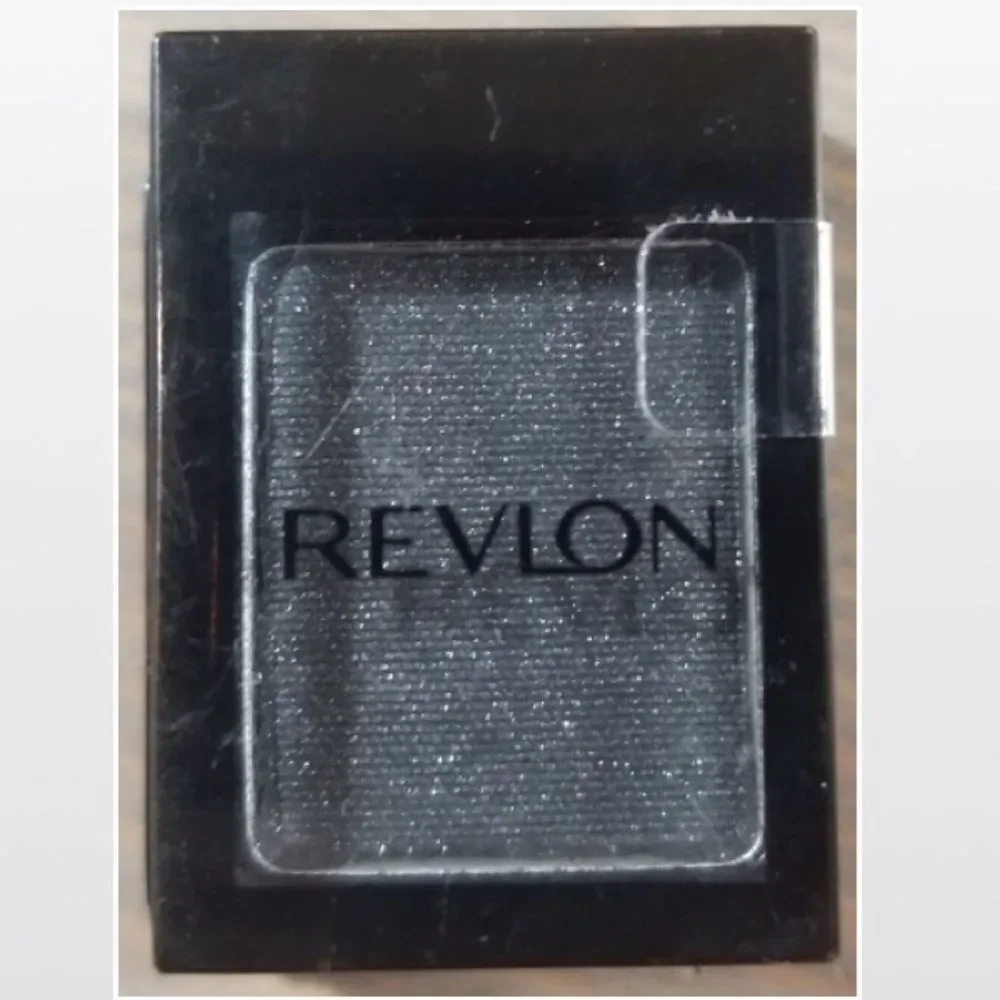 New Revlon Eyeshadow Womens Make Up Onyx Grey Pearl Eyes Cosmetic NWT